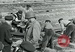 Immagine di Soldati statunitensi Cherbourg Normandia Francia, 1944, secondo 17 filmato di repertorio 65675070144