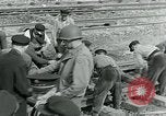 Immagine di Soldati statunitensi Cherbourg Normandia Francia, 1944, secondo 18 filmato di repertorio 65675070144