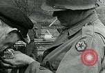 Immagine di Soldati statunitensi Cherbourg Normandia Francia, 1944, secondo 24 filmato di repertorio 65675070144
