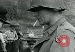 Immagine di Soldati statunitensi Cherbourg Normandia Francia, 1944, secondo 31 filmato di repertorio 65675070144