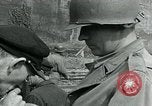 Immagine di Soldati statunitensi Cherbourg Normandia Francia, 1944, secondo 33 filmato di repertorio 65675070144