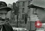 Immagine di Soldati statunitensi Cherbourg Normandia Francia, 1944, secondo 43 filmato di repertorio 65675070144