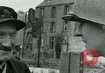 Immagine di Soldati statunitensi Cherbourg Normandia Francia, 1944, secondo 46 filmato di repertorio 65675070144