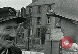 Immagine di Soldati statunitensi Cherbourg Normandia Francia, 1944, secondo 47 filmato di repertorio 65675070144