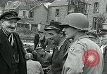 Immagine di Soldati statunitensi Cherbourg Normandia Francia, 1944, secondo 58 filmato di repertorio 65675070144