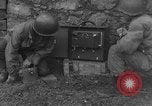 Standbild USA Soldaten Gressenich Deutschland, 1944, aus Sekunde 9 historischem Filmmaterial Videoclip 65675070145