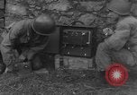 Standbild USA Soldaten Gressenich Deutschland, 1944, aus Sekunde 12 historischem Filmmaterial Videoclip 65675070145