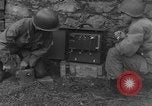 Standbild USA Soldaten Gressenich Deutschland, 1944, aus Sekunde 13 historischem Filmmaterial Videoclip 65675070145