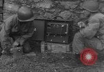 Standbild USA Soldaten Gressenich Deutschland, 1944, aus Sekunde 15 historischem Filmmaterial Videoclip 65675070145