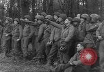 Standbild USA Soldaten Gressenich Deutschland, 1944, aus Sekunde 54 historischem Filmmaterial Videoclip 65675070145