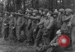 Standbild USA Soldaten Gressenich Deutschland, 1944, aus Sekunde 55 historischem Filmmaterial Videoclip 65675070145