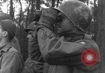 Standbild USA Soldaten Gressenich Deutschland, 1944, aus Sekunde 57 historischem Filmmaterial Videoclip 65675070145