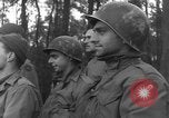 Standbild USA Soldaten Gressenich Deutschland, 1944, aus Sekunde 60 historischem Filmmaterial Videoclip 65675070145