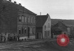 Standbild USA Soldaten Gressenich Deutschland, 1944, aus Sekunde 4 historischem Filmmaterial Videoclip 65675070146