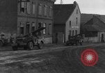 Standbild USA Soldaten Gressenich Deutschland, 1944, aus Sekunde 17 historischem Filmmaterial Videoclip 65675070146