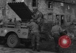 Standbild USA Soldaten Gressenich Deutschland, 1944, aus Sekunde 22 historischem Filmmaterial Videoclip 65675070146