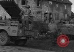 Standbild USA Soldaten Gressenich Deutschland, 1944, aus Sekunde 25 historischem Filmmaterial Videoclip 65675070146