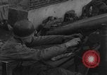 Standbild USA Soldaten Gressenich Deutschland, 1944, aus Sekunde 45 historischem Filmmaterial Videoclip 65675070146