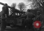 Standbild USA Soldaten Gressenich Deutschland, 1944, aus Sekunde 53 historischem Filmmaterial Videoclip 65675070146