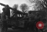 Standbild USA Soldaten Gressenich Deutschland, 1944, aus Sekunde 57 historischem Filmmaterial Videoclip 65675070146