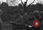 Standbild USA Soldaten Aldenhoven Deutschland, 1944, aus Sekunde 23 historischem Filmmaterial Videoclip 65675070151