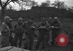 Standbild USA Soldaten Aldenhoven Deutschland, 1944, aus Sekunde 48 historischem Filmmaterial Videoclip 65675070151