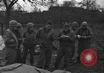 Standbild USA Soldaten Aldenhoven Deutschland, 1944, aus Sekunde 50 historischem Filmmaterial Videoclip 65675070151