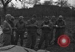 Standbild USA Soldaten Aldenhoven Deutschland, 1944, aus Sekunde 52 historischem Filmmaterial Videoclip 65675070151