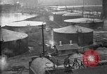 Standbild Ölraffinerie United States USA, 1923, aus Sekunde 51 historischem Filmmaterial Videoclip 65675070152