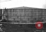 Standbild Ölraffinerie United States USA, 1923, aus Sekunde 21 historischem Filmmaterial Videoclip 65675070153