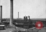 Standbild Ölraffinerie United States USA, 1923, aus Sekunde 46 historischem Filmmaterial Videoclip 65675070153