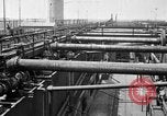 Standbild Ölraffinerie United States USA, 1923, aus Sekunde 25 historischem Filmmaterial Videoclip 65675070154