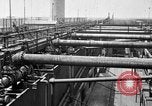 Standbild Ölraffinerie United States USA, 1923, aus Sekunde 26 historischem Filmmaterial Videoclip 65675070154