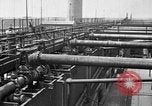 Standbild Ölraffinerie United States USA, 1923, aus Sekunde 28 historischem Filmmaterial Videoclip 65675070154