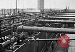 Standbild Ölraffinerie United States USA, 1923, aus Sekunde 29 historischem Filmmaterial Videoclip 65675070154
