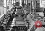 Standbild Ölraffinerie United States USA, 1923, aus Sekunde 62 historischem Filmmaterial Videoclip 65675070154