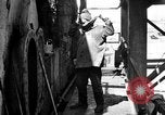 Standbild Ölraffinerie United States USA, 1923, aus Sekunde 21 historischem Filmmaterial Videoclip 65675070155