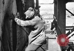 Standbild Ölraffinerie United States USA, 1923, aus Sekunde 31 historischem Filmmaterial Videoclip 65675070155
