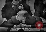 Standbild Adlai Stevenson während der Kubakrise New York United States USA, 1962, aus Sekunde 26 historischem Filmmaterial Videoclip 65675070175