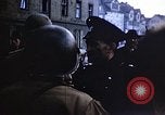 Immagine di Stati Uniti Forze passando attraverso la Germania vicino alla fine della seconda guerra mondiale Germania, 1945, secondo 34 filmato di repertorio 65675070181