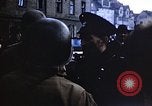 Immagine di Stati Uniti Forze passando attraverso la Germania vicino alla fine della seconda guerra mondiale Germania, 1945, secondo 36 filmato di repertorio 65675070181