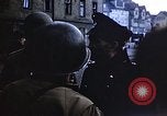 Immagine di Stati Uniti Forze passando attraverso la Germania vicino alla fine della seconda guerra mondiale Germania, 1945, secondo 38 filmato di repertorio 65675070181