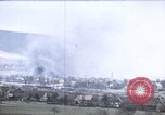 Immagine di Stati Uniti Forze passando attraverso la Germania vicino alla fine della seconda guerra mondiale Germania, 1945, secondo 39 filmato di repertorio 65675070181