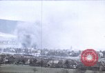 Immagine di Stati Uniti Forze passando attraverso la Germania vicino alla fine della seconda guerra mondiale Germania, 1945, secondo 43 filmato di repertorio 65675070181