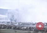 Immagine di Stati Uniti Forze passando attraverso la Germania vicino alla fine della seconda guerra mondiale Germania, 1945, secondo 44 filmato di repertorio 65675070181