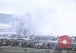 Immagine di Stati Uniti Forze passando attraverso la Germania vicino alla fine della seconda guerra mondiale Germania, 1945, secondo 46 filmato di repertorio 65675070181