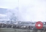 Immagine di Stati Uniti Forze passando attraverso la Germania vicino alla fine della seconda guerra mondiale Germania, 1945, secondo 47 filmato di repertorio 65675070181
