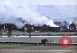 Immagine di Stati Uniti Forze passando attraverso la Germania vicino alla fine della seconda guerra mondiale Germania, 1945, secondo 57 filmato di repertorio 65675070181
