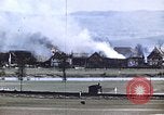 Immagine di Stati Uniti Forze passando attraverso la Germania vicino alla fine della seconda guerra mondiale Germania, 1945, secondo 58 filmato di repertorio 65675070181