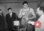 Immagine di Boxer Milo Malagoli Italia, 1954, secondo 19 filmato di repertorio 65675070192